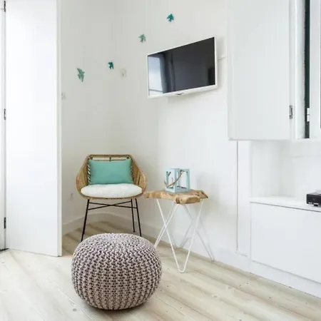 Altido Central 1-br Flat One Step From Chiado * Lisboa