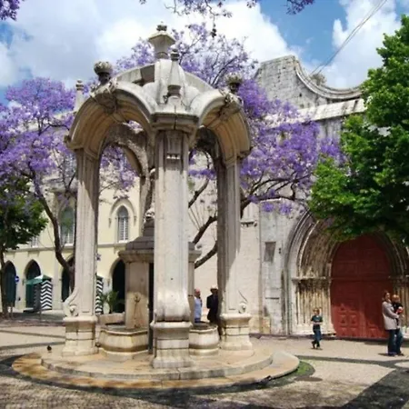 Altido Central 1-br Flat One Step From Chiado Apartment
