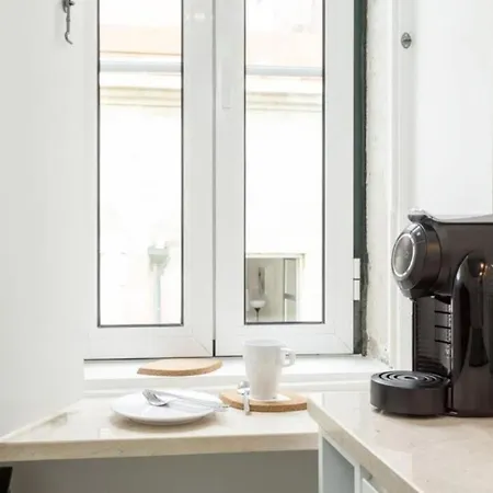 Altido Central 1-br Flat One Step From Chiado *